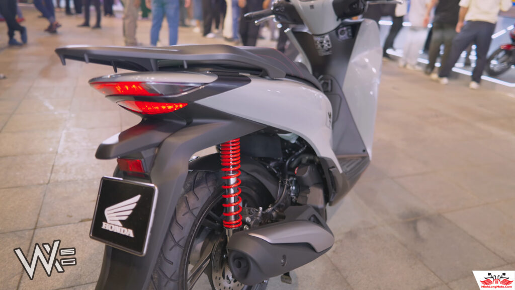 Đuôi xe SH160 mới