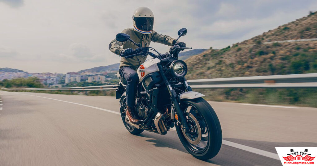 XSR700 tiêu chuẩn khí thải