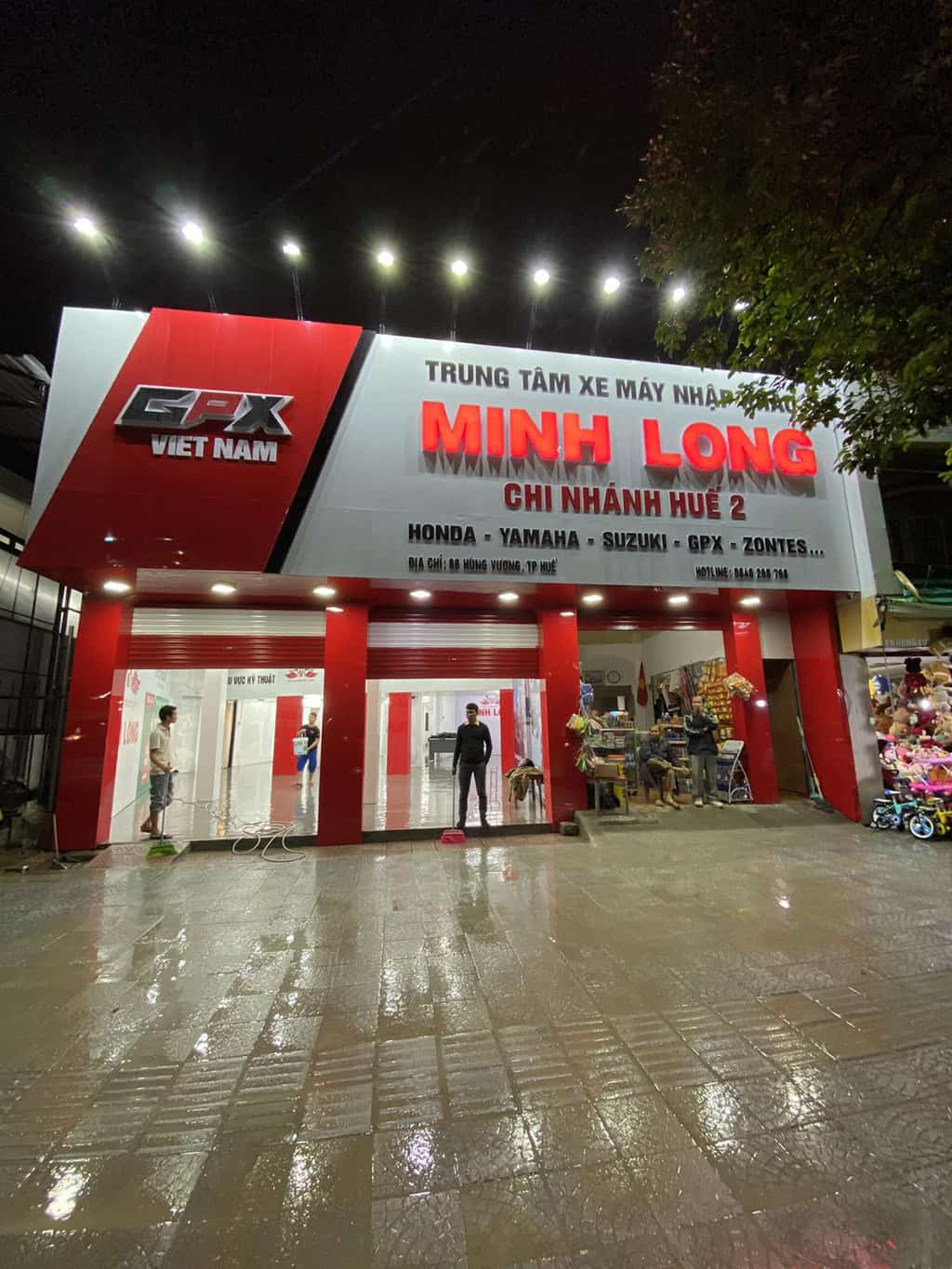 mặt tiền cửa hàng Minh Long Motor chi nhánh 14
