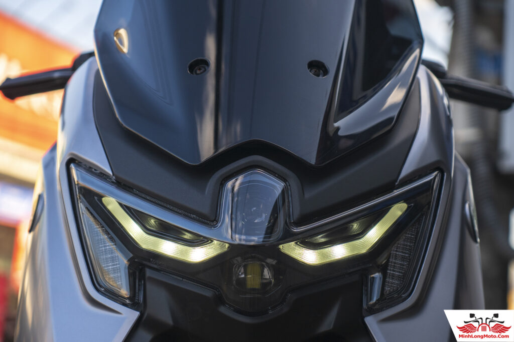 Yamaha NMAX 155 đèn LED