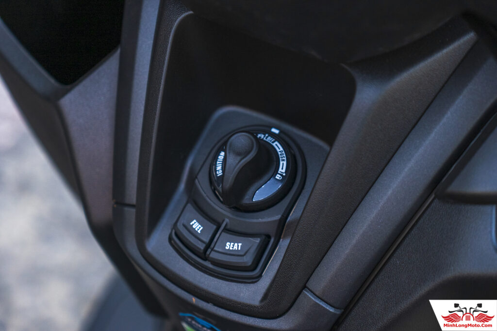 Yamaha NMAX 155 khóa smartkey