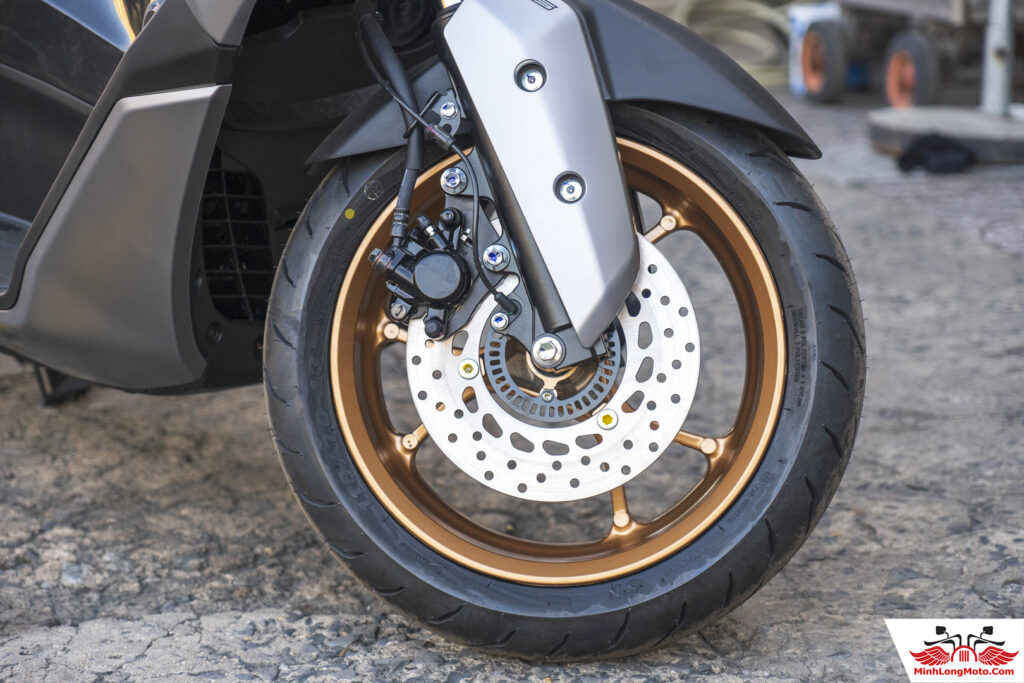 Yamaha NMAX 155 phanh ABS