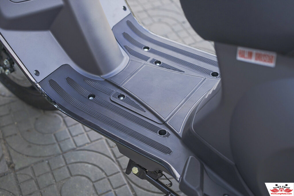 Sàn để chân xe ga Vespa 50