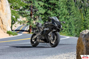 Yamaha R9 2026 giá 339 triệu, chính hãng tại Việt Nam