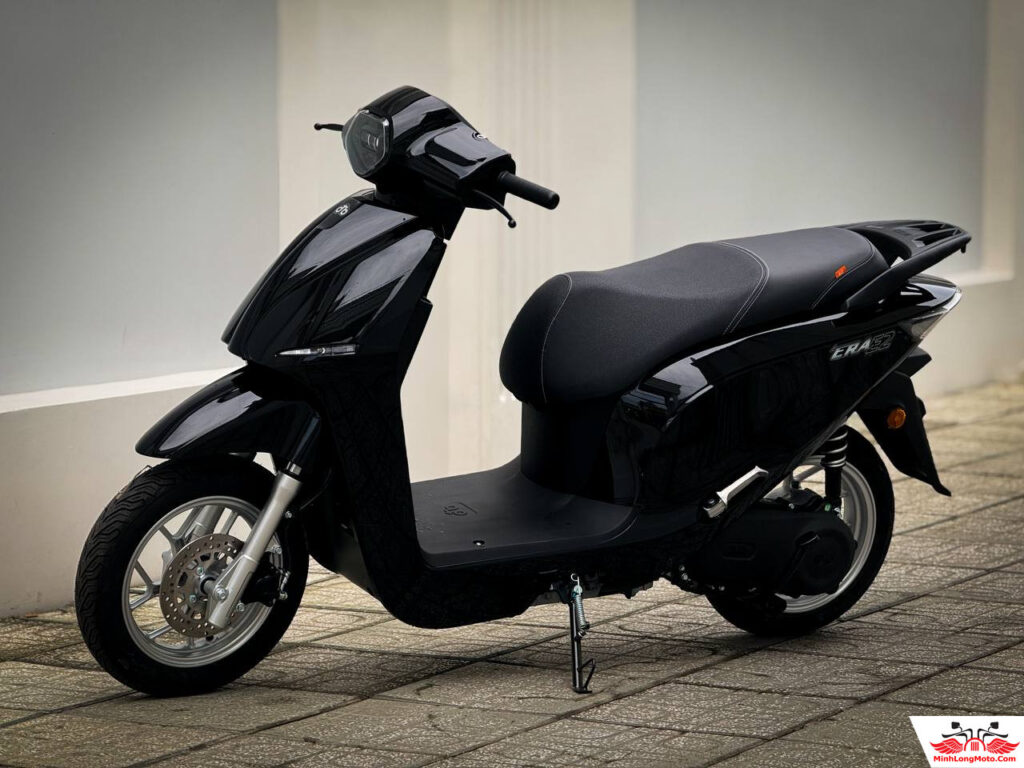 Dat Bike Era E2: Xe máy điện giá "bình dân", 200km/sạc 3 Đầu đèn xe Dat Bike Era E2