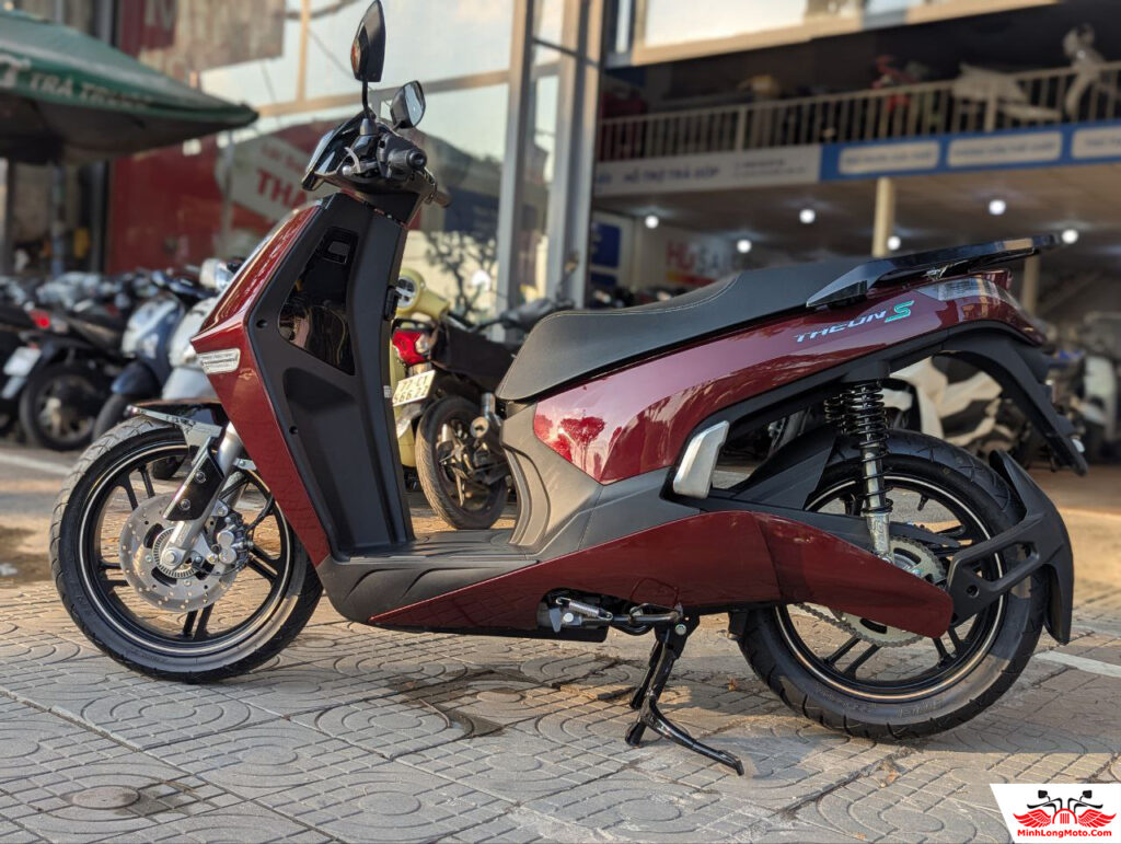 Ngoại hình và trang bị trên TheonS