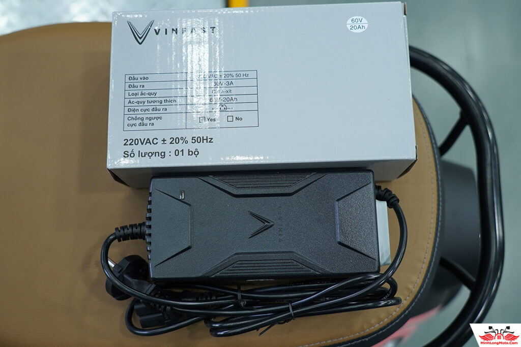 Sạc pin xe Vinfast Motio