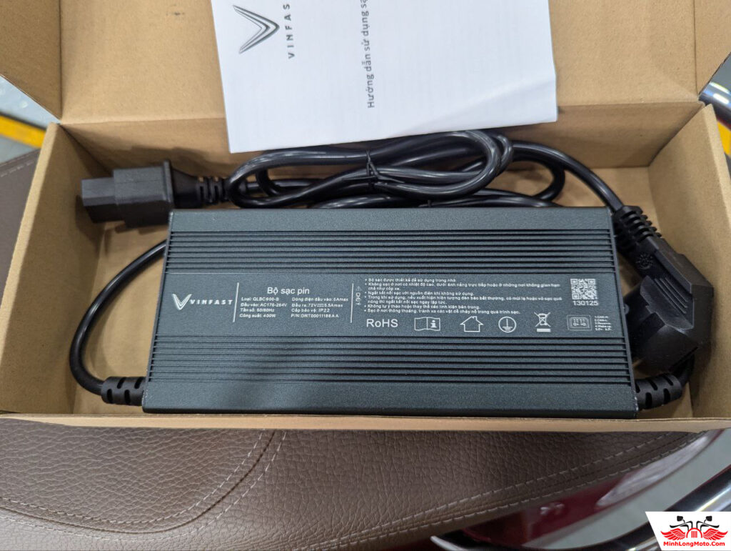 Sạc pin VinFast EVO Neo