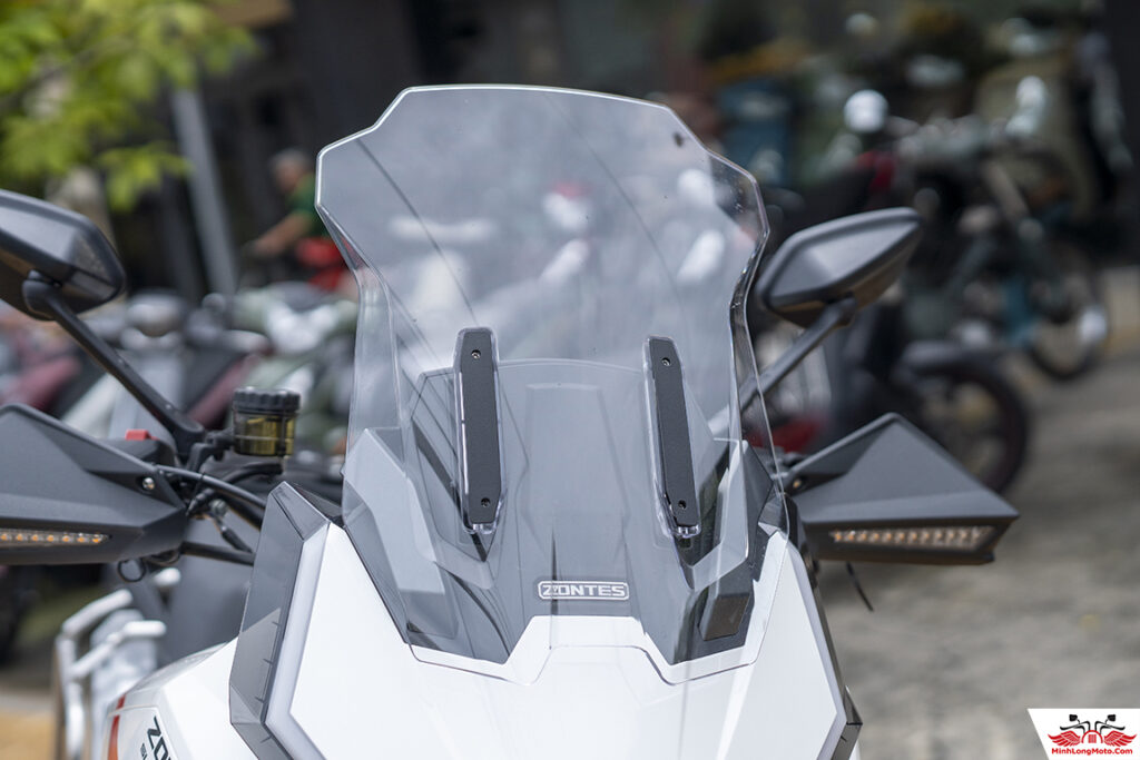 Kính chắn gió điện Zontes 703F