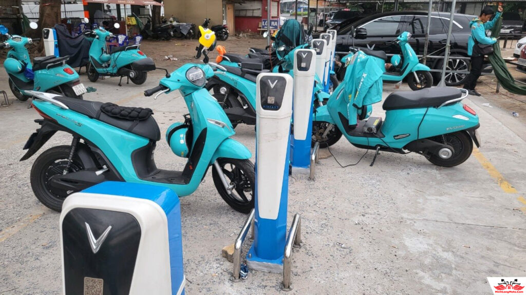 Không sạc xe máy điện qua đêm