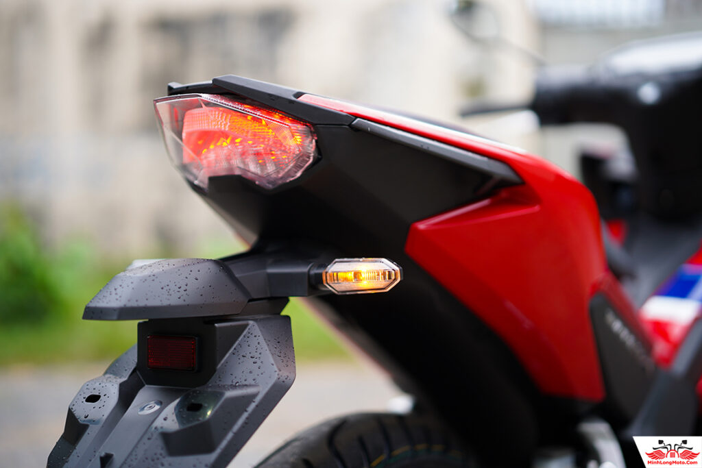 Đèn hậu Honda Winner R