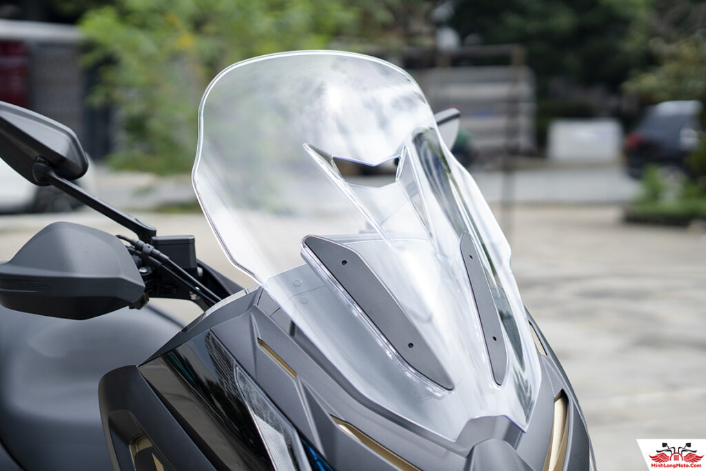 Kính chắn gió Zontes 368E