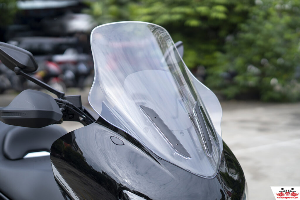 Kính chắn gió Zontes 368K