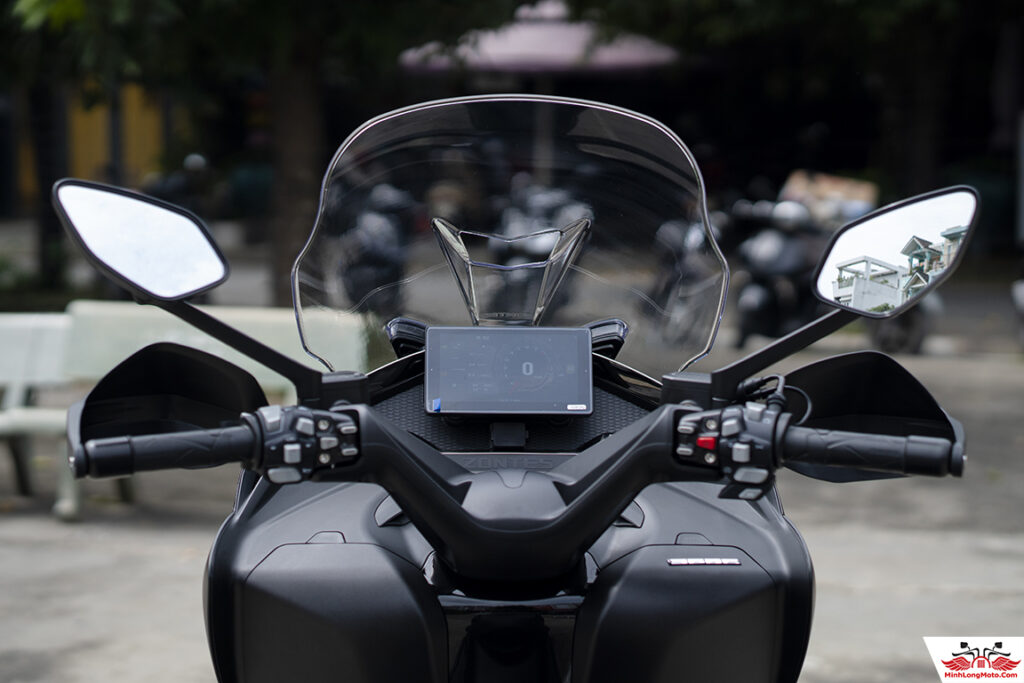 Tay lái Zontes 368E