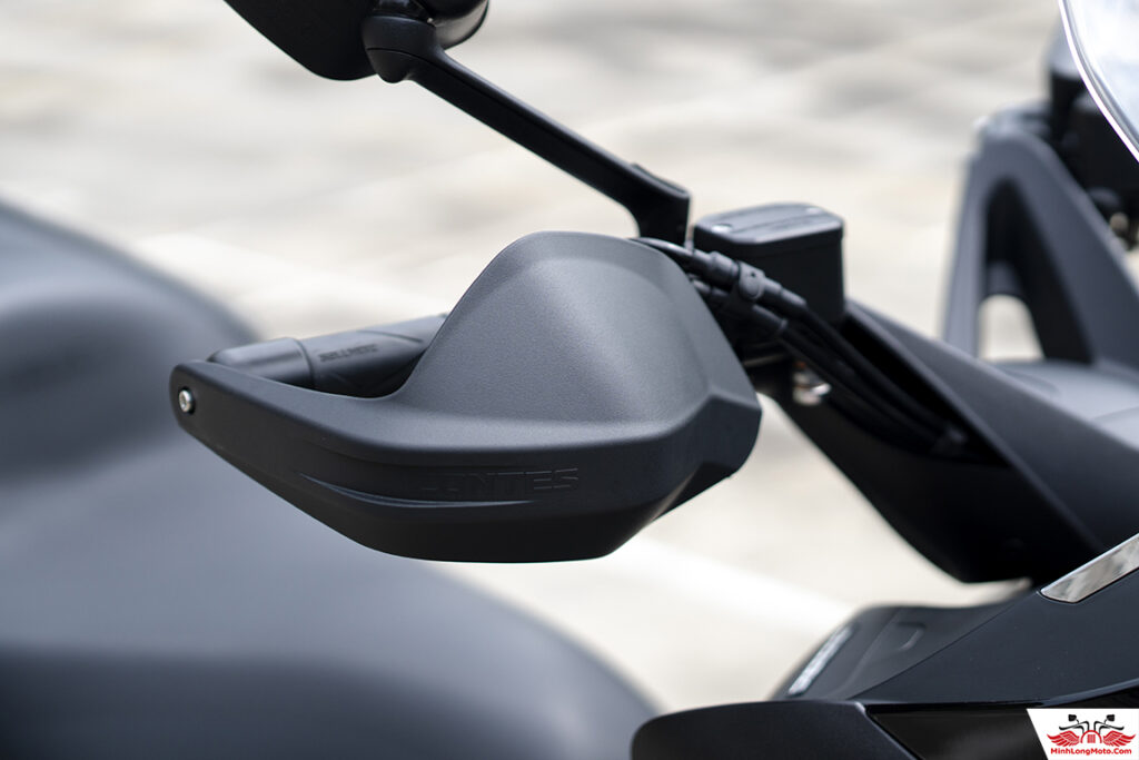 Tay lái Zontes 368E