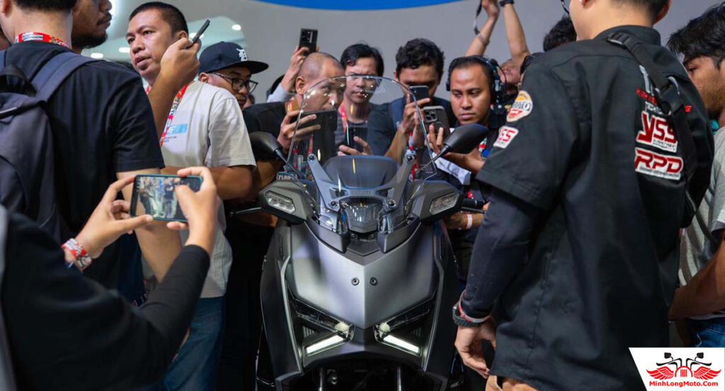 XMAX Connected TechMAX