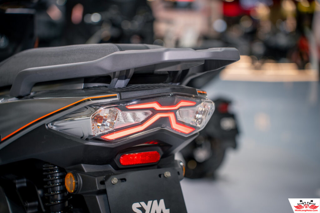 Đèn xe SYM ECHS 2026
