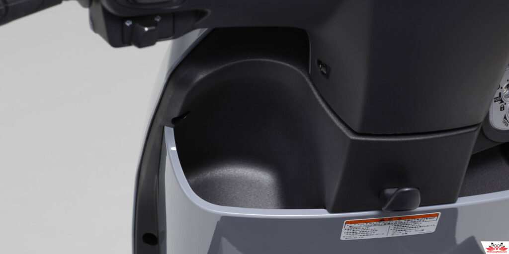 Hộc đồ trước Yamaha JOG E