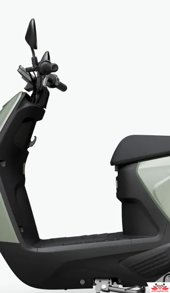 Sàn để chân rộng rãi xe ZGoo