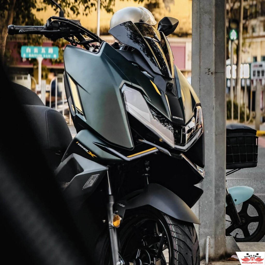 Kính chắn gió Zontes 150X