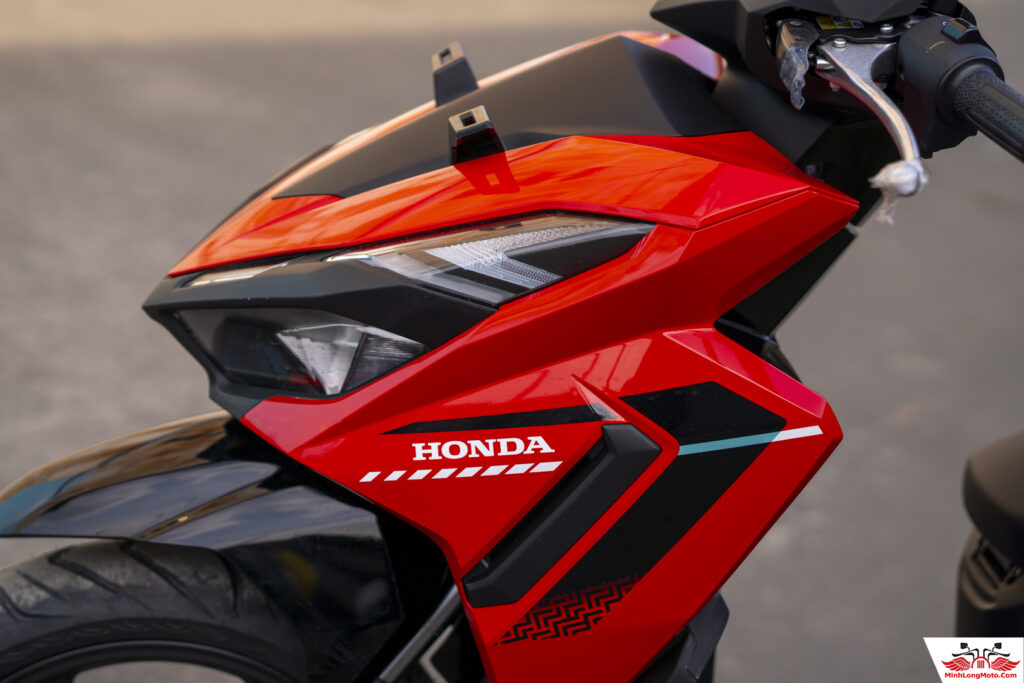 Ốp hông Vario 125 2026