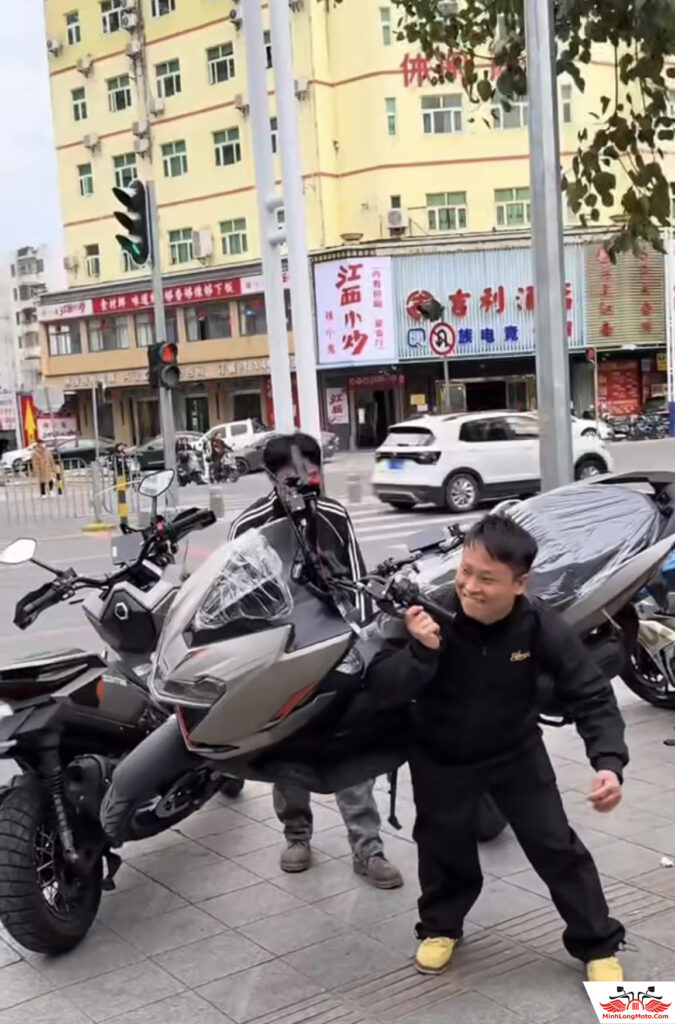 Trọng lượng khung Zontes 150X