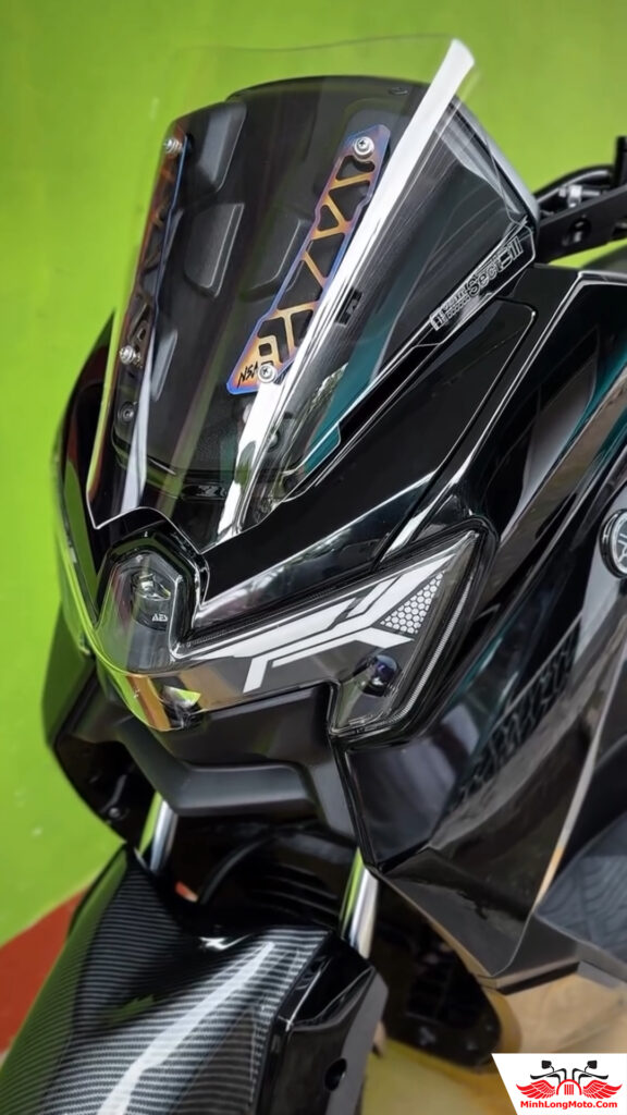 Yamaha NMAX độ kính chắn gió