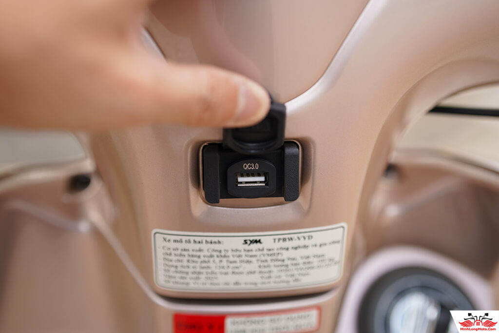 Cổng sạc xe TPBW 125