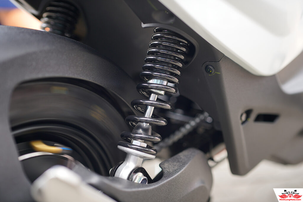 Giảm xóc sau VinFast Amio