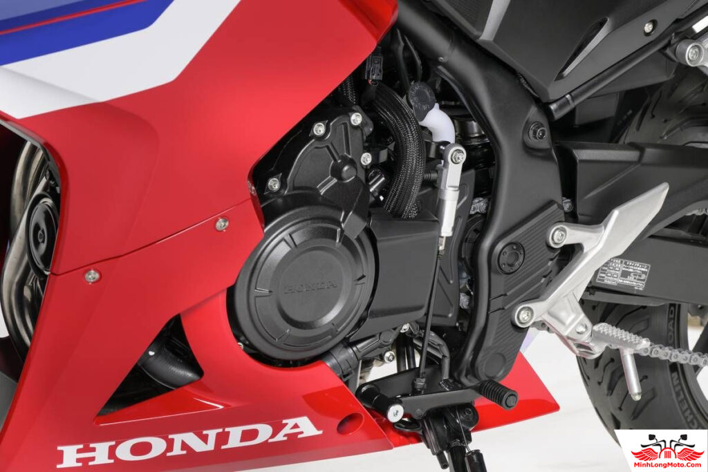 Honda CBR400R 2026 E-Clutch