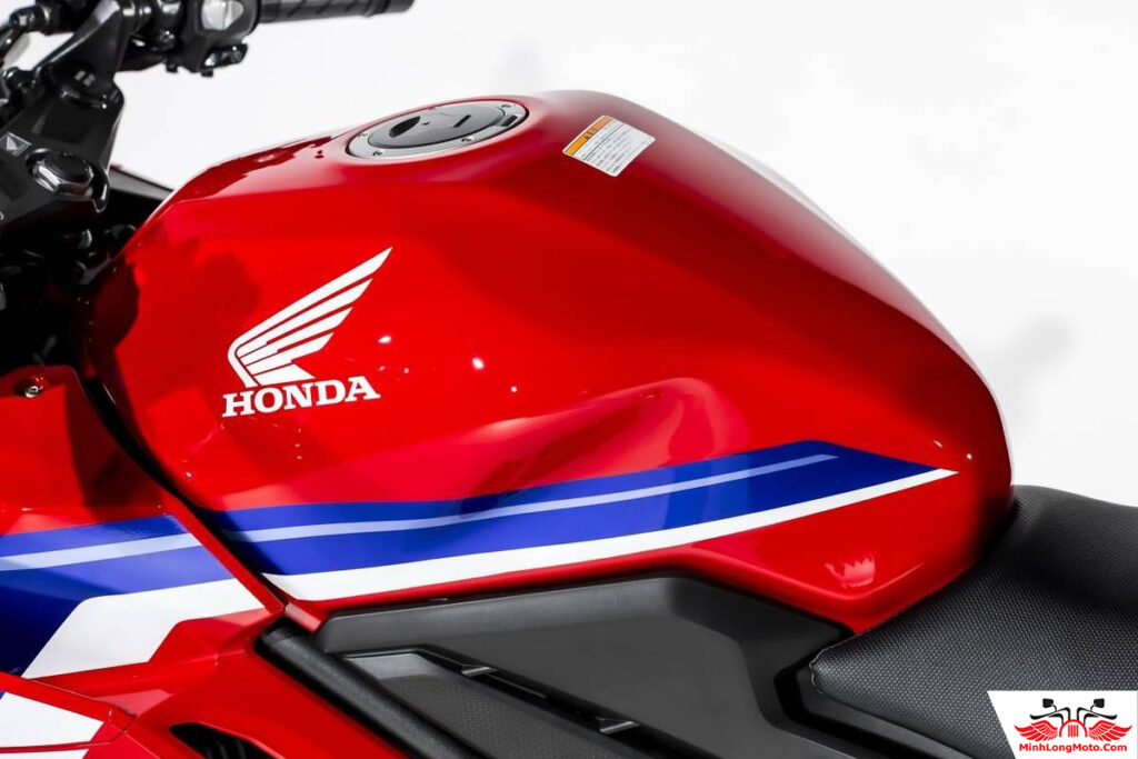 Honda CBR400R 2026 E-Clutch