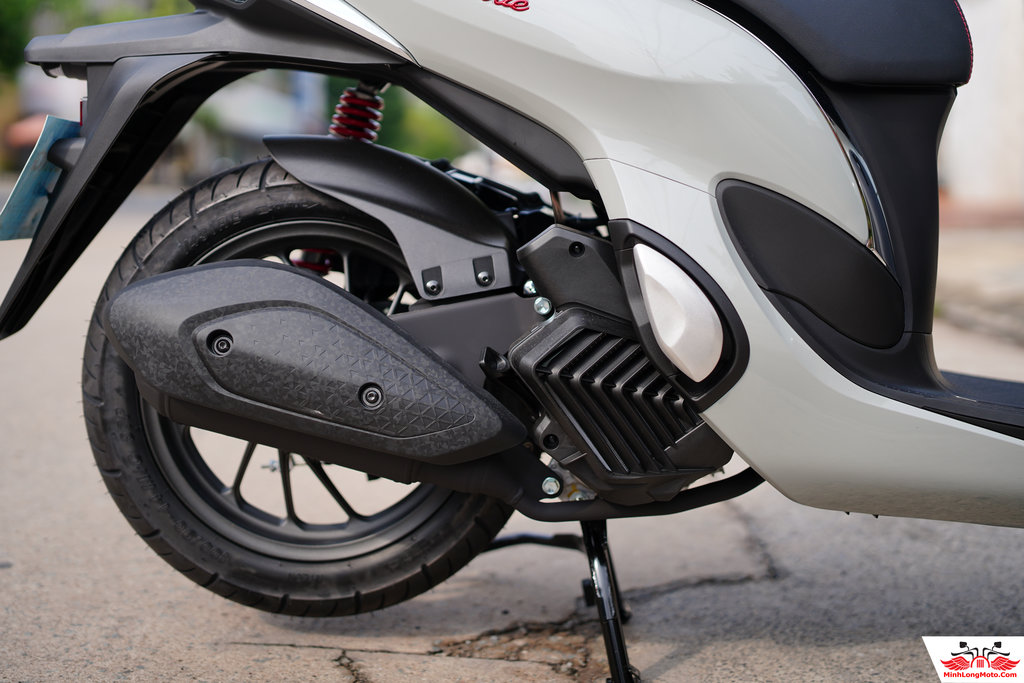 Giá Honda SH Mode 2027 - Thế hệ mới chuẩn Euro 4, đồng hồ TFT, Smartkey 46 Ống xả pô xe Honda SH Mode 125
