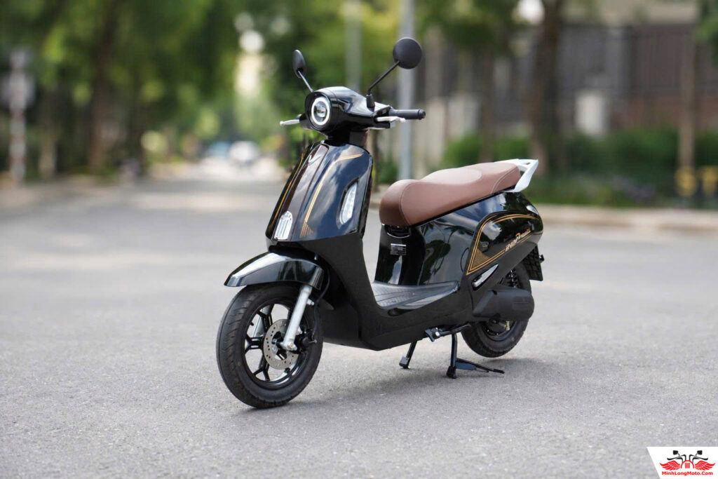 VinFast Evo Grand Premia - Xe điện 2 pin mới, quãng đường 262 km/sạc, có số lùi 17 Công nghệ hỗ trợ VinFast Evo Grand Premia