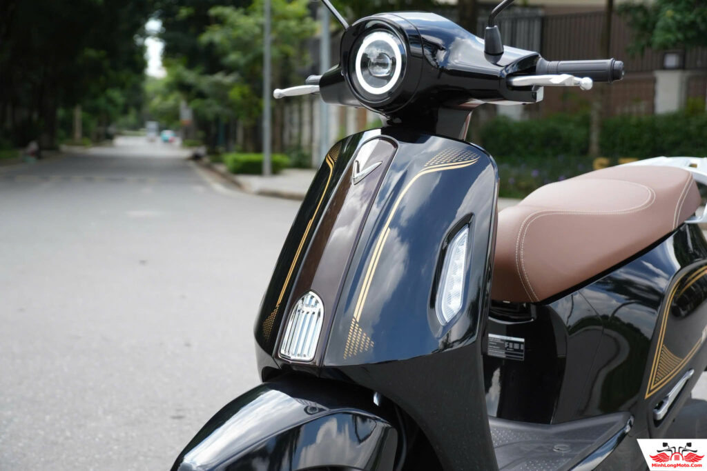 VinFast Evo Grand Premia - Xe điện 2 pin mới, quãng đường 262 km/sạc, có số lùi 8 Mặt nạ xe VinFast Evo Grand Premia